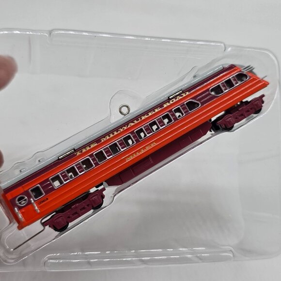 Hallmark Keepsake Lionel Hiawatha Observation Car Ornament 2002 Miniature Train - Picture 4 of 11